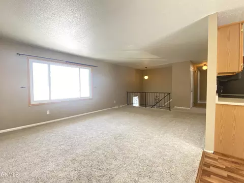 810 3rd Ave NE, Mandan, ND 58554 photo 4