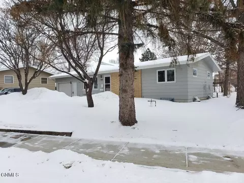 1060 4th Ave E, Dickinson, ND 58601 photo 34