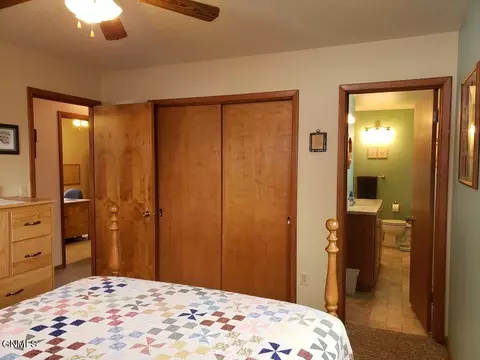 1060 4th Ave E, Dickinson, ND 58601 photo 15