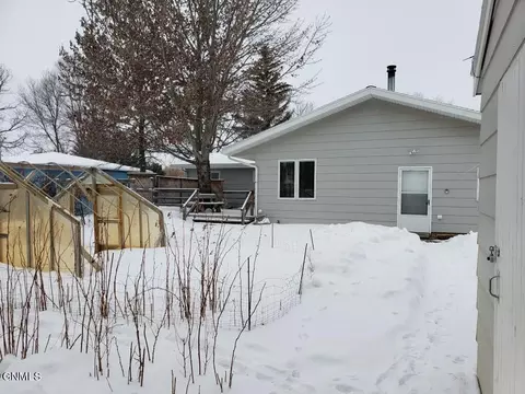 1060 4th Ave E, Dickinson, ND 58601 photo 36