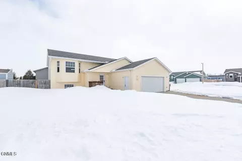 115 Clarke Rd, Lincoln, ND 58504 photo 1
