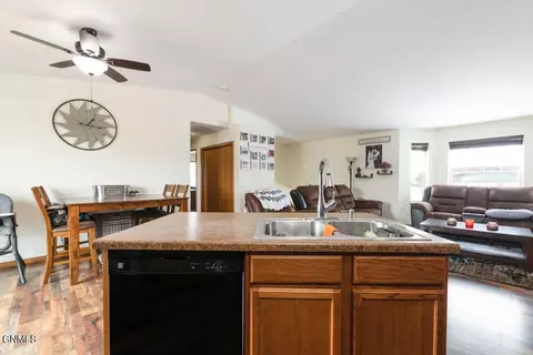 115 Clarke Rd, Lincoln, ND 58504 photo 11