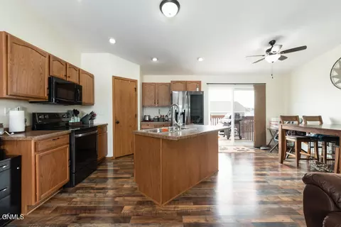115 Clarke Rd, Lincoln, ND 58504 photo 8