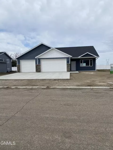 602 Mehrer Dr, Bismarck, ND 58504