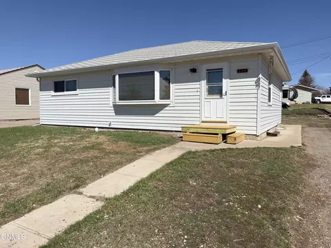 306 Dean Ave N, Tioga, ND 58852