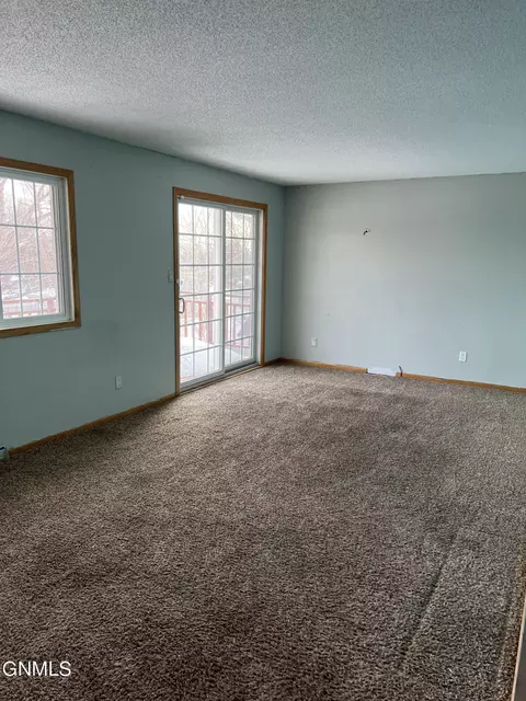 1719 Harmon Ave, Bismarck, ND 58501 photo 2