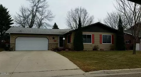 246 17th Ave Ne Ave NE, Jamestown, ND 58401