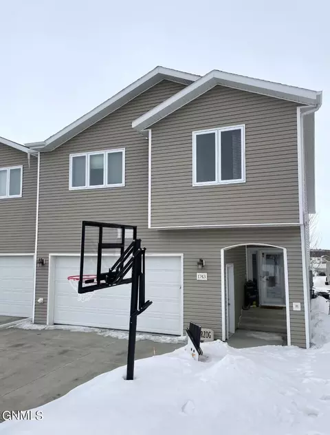1743 Calgary Loop, Bismarck, ND 58503 photo 35