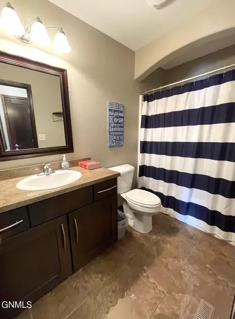 1743 Calgary Loop, Bismarck, ND 58503 photo 12