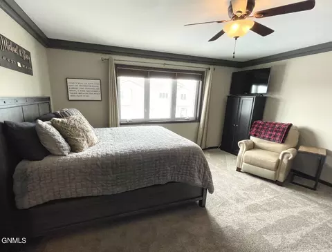 1743 Calgary Loop, Bismarck, ND 58503 photo 17