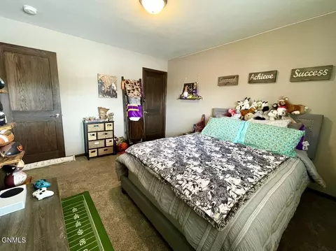 1743 Calgary Loop, Bismarck, ND 58503 photo 24