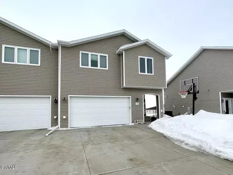 1743 Calgary Loop, Bismarck, ND 58503 photo 1