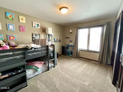 1743 Calgary Loop, Bismarck, ND 58503 photo 15