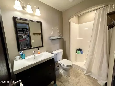 1743 Calgary Loop, Bismarck, ND 58503 photo 25