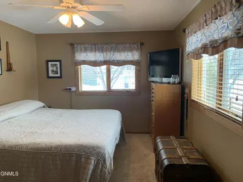 1651 Billings Dr, Bismarck, ND 58504 photo 11