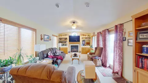 1651 Billings Dr, Bismarck, ND 58504 photo 3