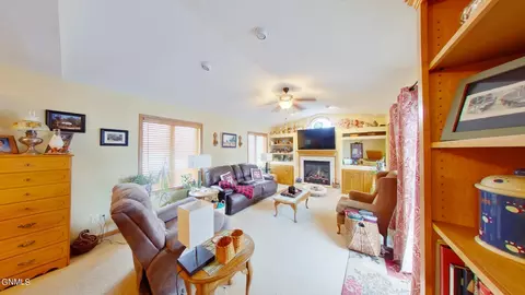 1651 Billings Dr, Bismarck, ND 58504 photo 4