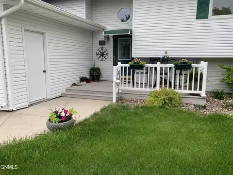 1651 Billings Dr, Bismarck, ND 58504 photo 29