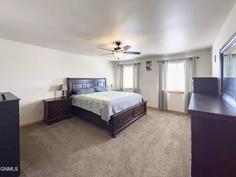 355 Adeline Dr, Stanley, ND 58784 photo 1