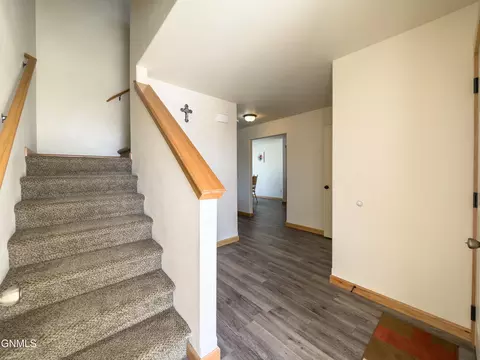 355 Adeline Dr, Stanley, ND 58784 photo 3