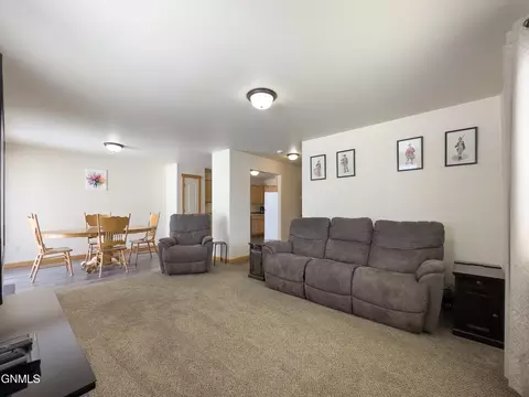 355 Adeline Dr, Stanley, ND 58784 photo 10