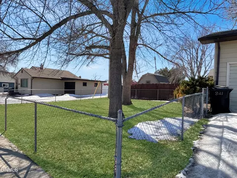 821 University Ave, Williston, ND 58801 photo 23