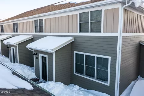 809 14th St SE, Mandan, ND 58554 photo 1