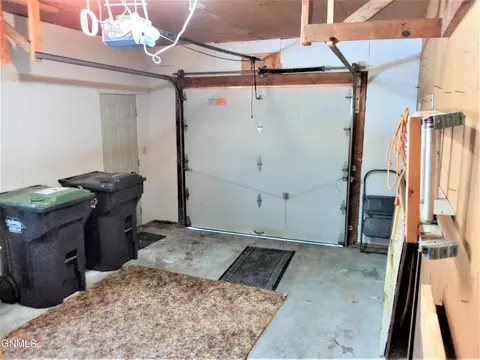 707 Custer Dr, Mandan, ND 58554 photo 25