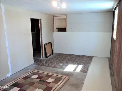707 Custer Dr, Mandan, ND 58554 photo 23