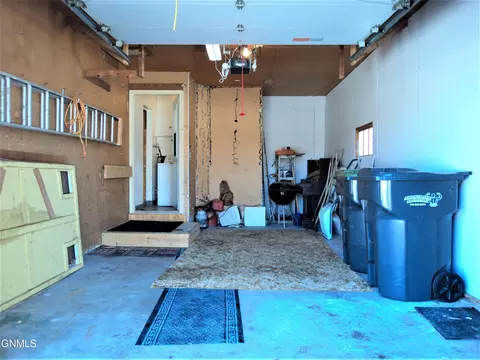 707 Custer Dr, Mandan, ND 58554 photo 26