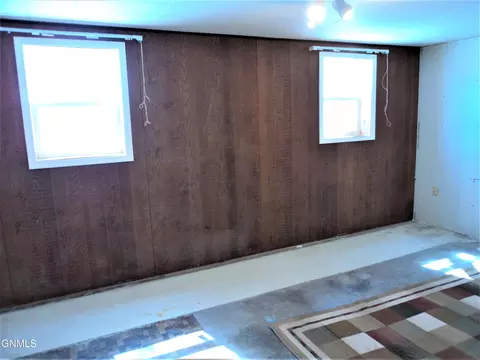 707 Custer Dr, Mandan, ND 58554 photo 22