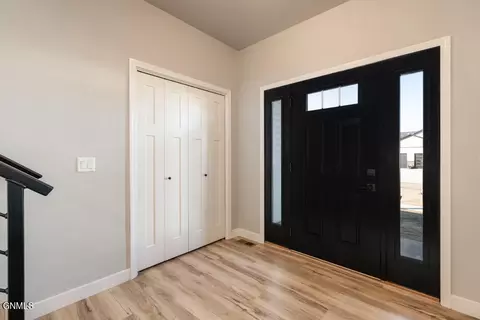 303 Cobblestone Loop SW, Mandan, ND 58554 photo 13