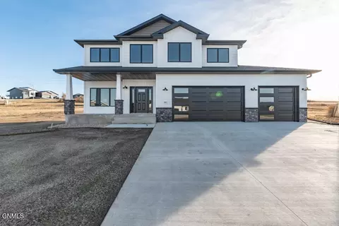 303 Cobblestone Loop SW, Mandan, ND 58554