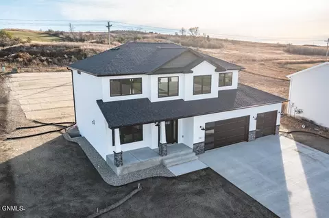 303 Cobblestone Loop SW, Mandan, ND 58554 photo 8