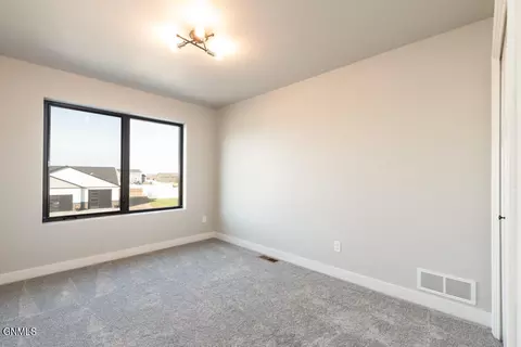 303 Cobblestone Loop SW, Mandan, ND 58554 photo 37