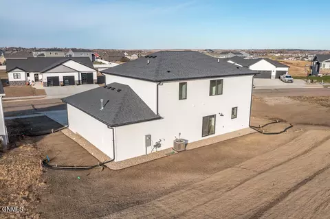 303 Cobblestone Loop SW, Mandan, ND 58554 photo 43
