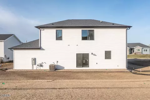 303 Cobblestone Loop SW, Mandan, ND 58554 photo 39