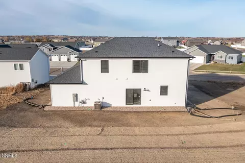 303 Cobblestone Loop SW, Mandan, ND 58554 photo 42