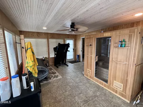 720 11th St W, Williston, ND 58801 photo 25