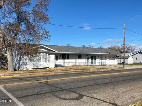 803 Beaver Ave, Wishek, ND 58495