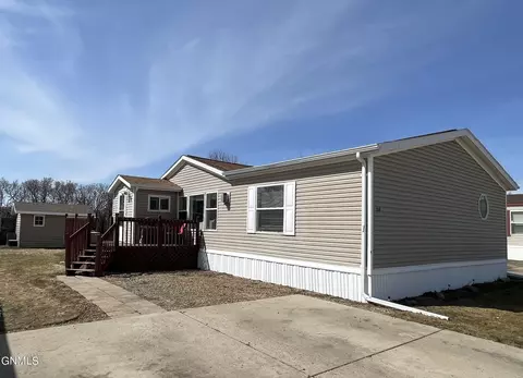 116 Georgia St, Bismarck, ND 58504