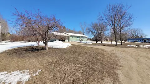 310 5th Ave NE, Lamoure, ND 58458 photo 5