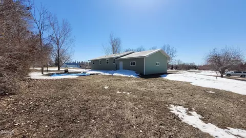 310 5th Ave NE, Lamoure, ND 58458 photo 8