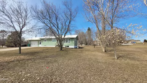 310 5th Ave NE, Lamoure, ND 58458 photo 2