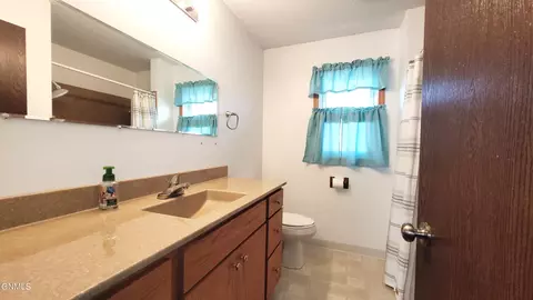 310 5th Ave NE, Lamoure, ND 58458 photo 16
