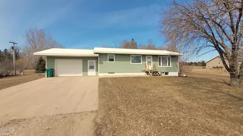 310 5th Ave NE, Lamoure, ND 58458