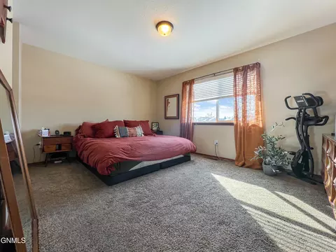 2205 13th Ave E, Williston, ND 58801 photo 14