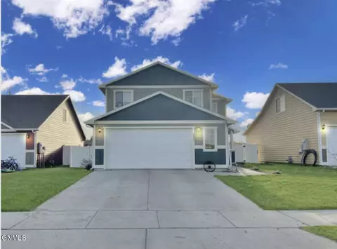 2205 13th Ave E, Williston, ND 58801 photo 1