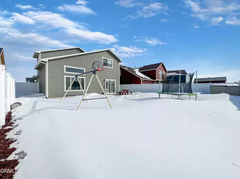 2205 13th Ave E, Williston, ND 58801 photo 22