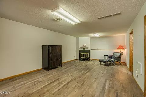 627 Craig Dr NW, Mandan, ND 58554 photo 28